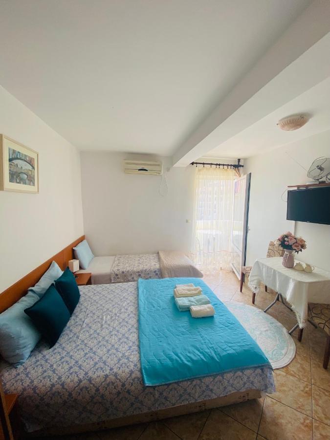 Miomir Perazic Apartments Petrovac Exterior foto