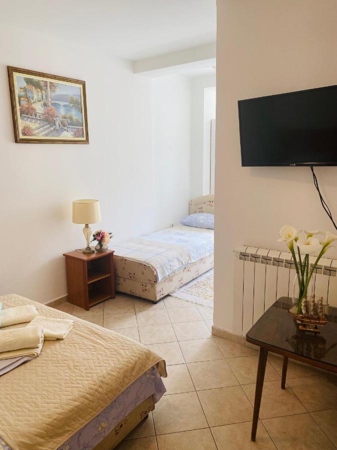 Miomir Perazic Apartments Petrovac Exterior foto