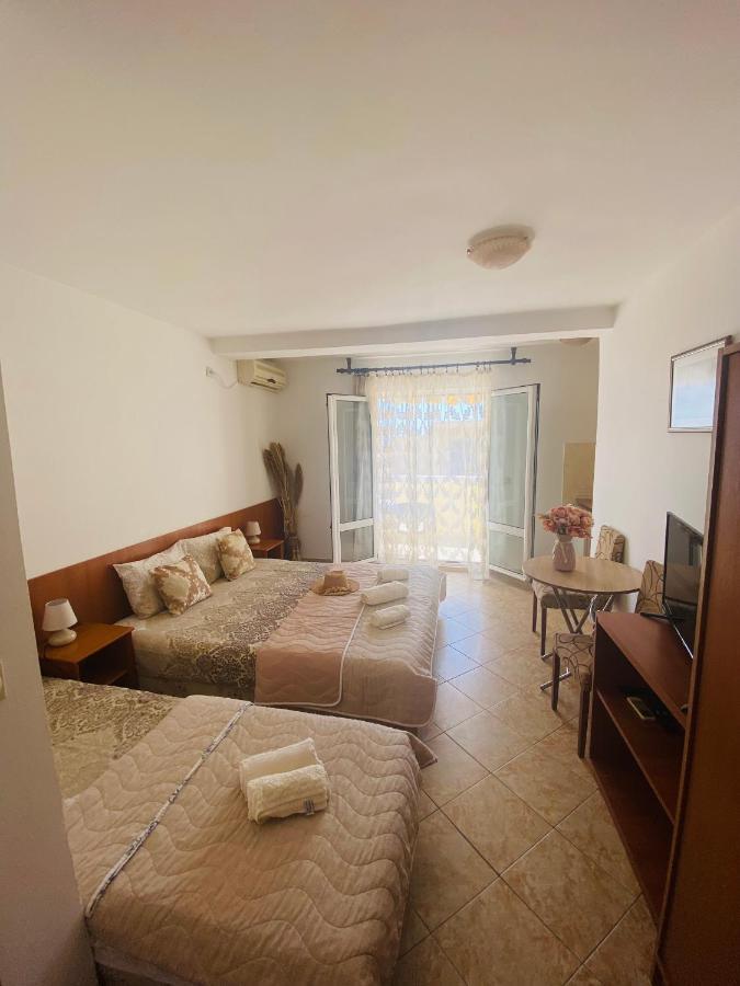 Miomir Perazic Apartments Petrovac Exterior foto