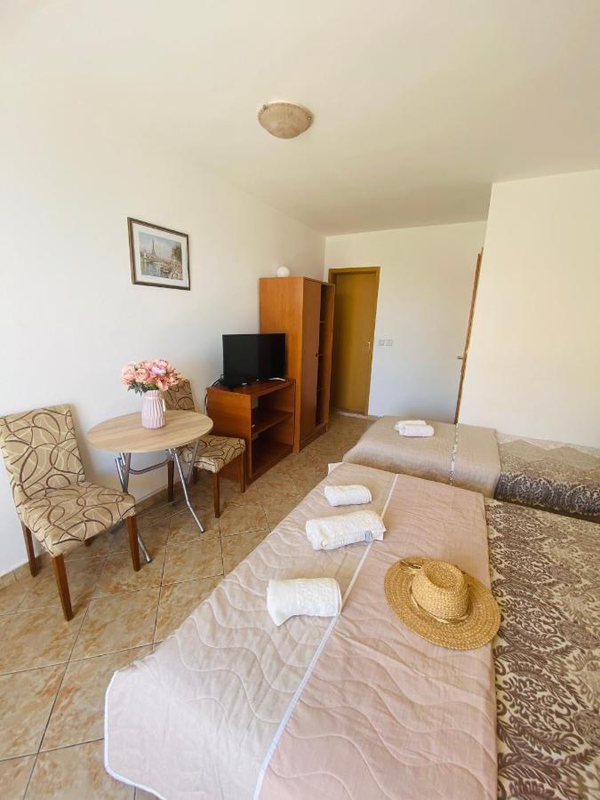 Miomir Perazic Apartments Petrovac Exterior foto
